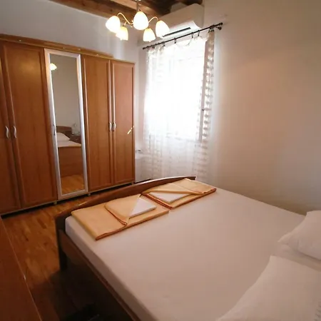 Seafront Guest house *